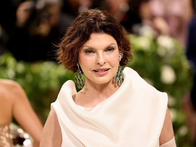 Who Is Linda Evangelista? The Complete Biography, Career, and Legacy Linda Evangelista Biography, Career & Legacy | Canadian Supermodel