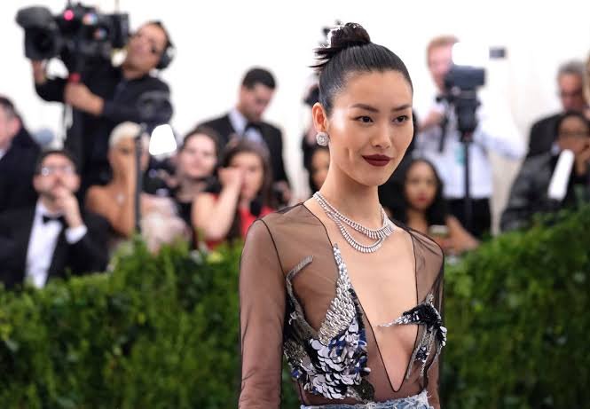 Liu Wen Biography: How the Chinese Supermodel Conquered the Global Fashion Industry Liu Wen Biography: How the Chinese Supermodel Conquered Fashion