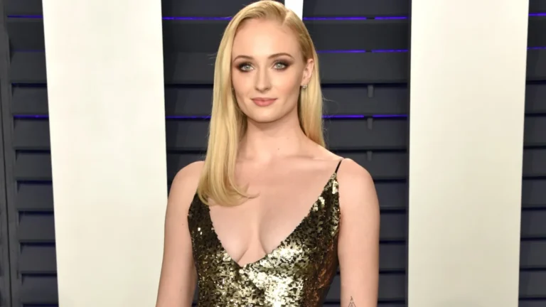 Sophie Turner: Everything You Need to Know About the Game of Thrones Star Sophie Turner: Game of Thrones Star, Career & Life